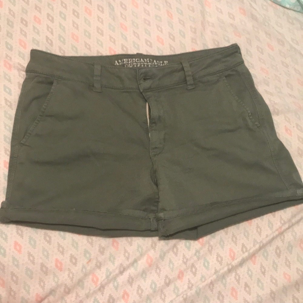American Eagle size 12 green shorts